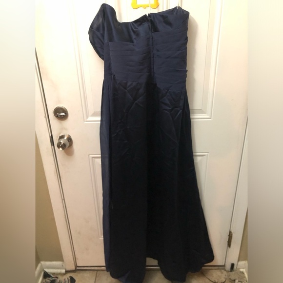 David’s Bridal navy satin-like strapless dress size 16 - Picture 4 of 5
